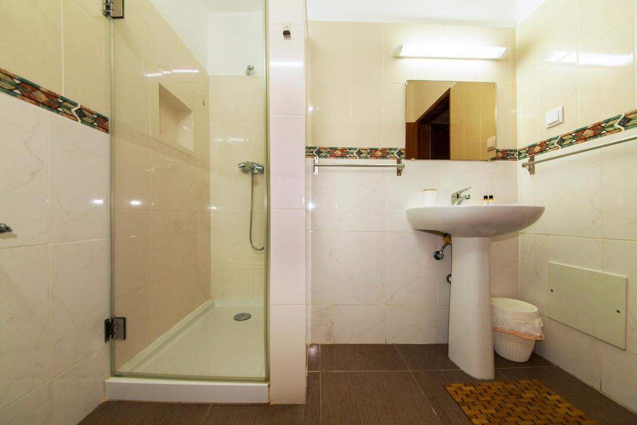60sqm 2 bedroom, 1 private bathroom Apartament in Lagos Centru Oraş Exterior foto